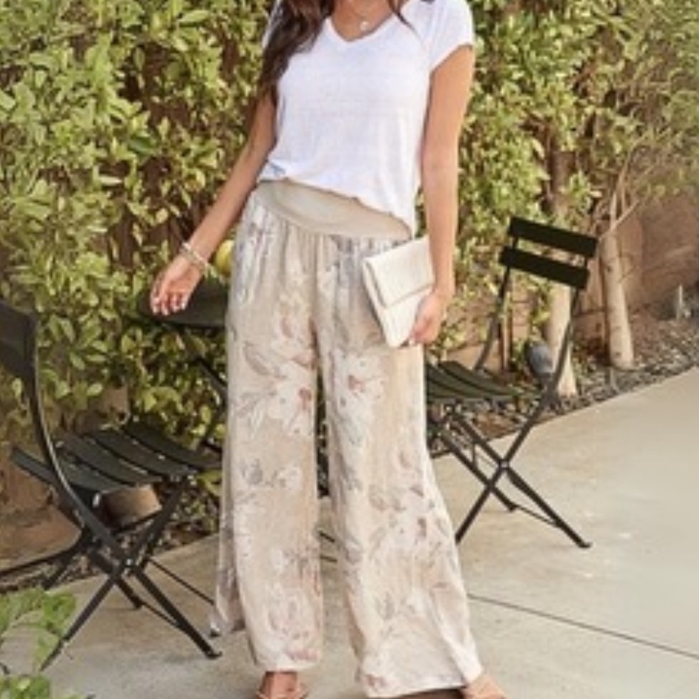 Effortlessly Chic Stretch Waistband Floral Flowy Linen Wide Leg Relaxed Pant - Picture 3 of 7